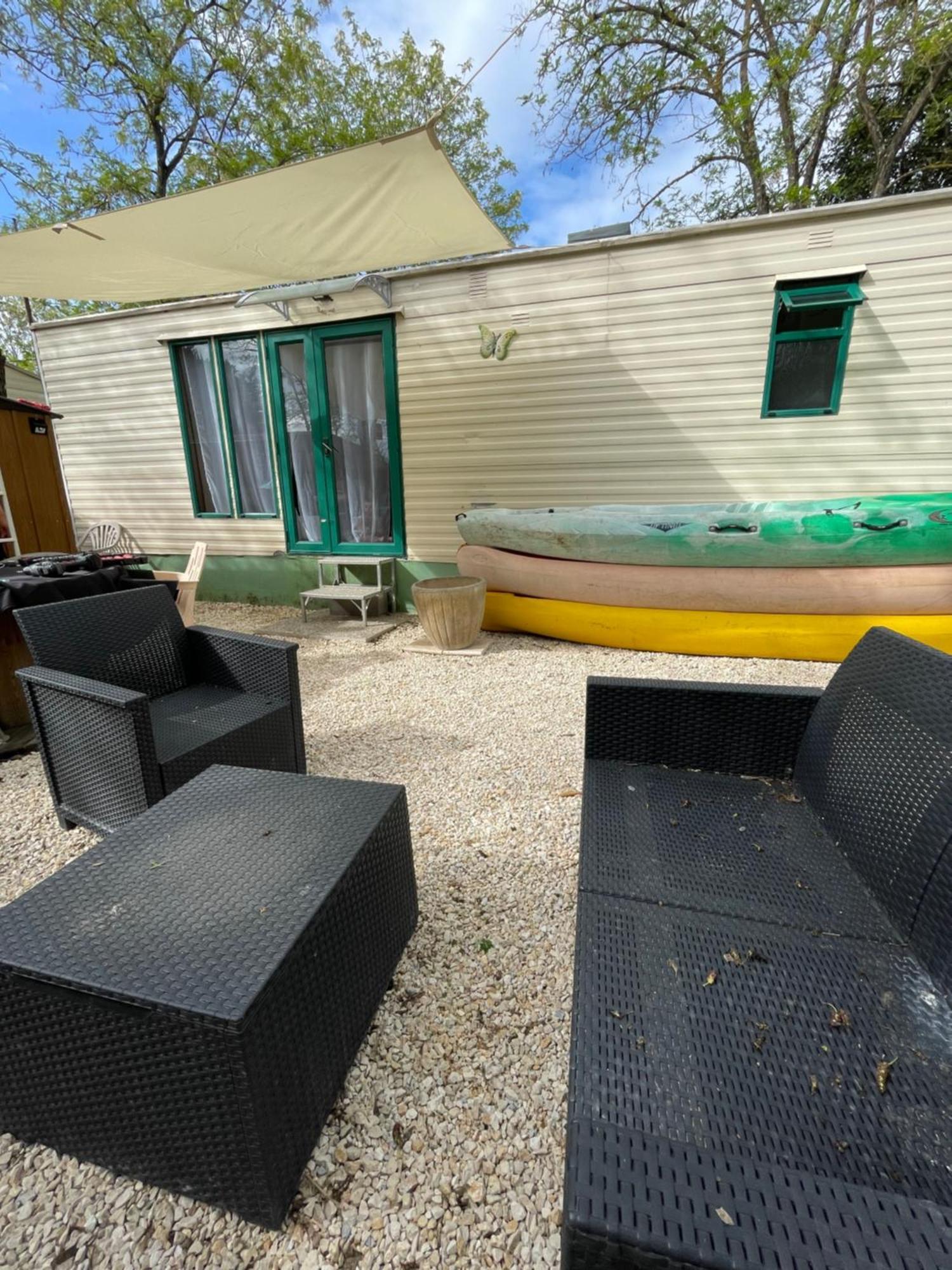 Camping Des Acacias Saint-Paulet-de-Caisson Exteriér fotografie